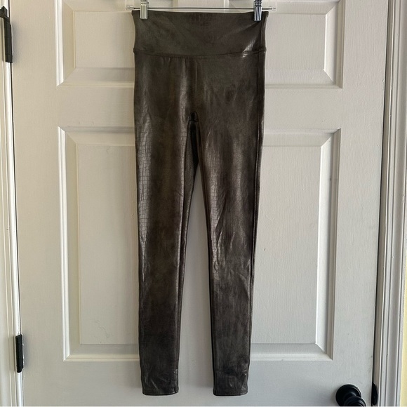 SPANX Faux Leather Croc Shine Leggings Darkened Olive Slimming Size Small - Picture 5 of 11